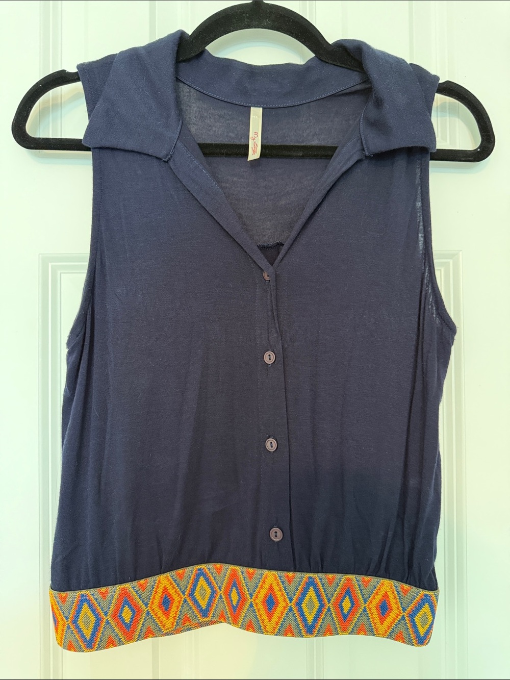 Navy Sleeveless Button-Down Top with Multicolor Diamond Hem